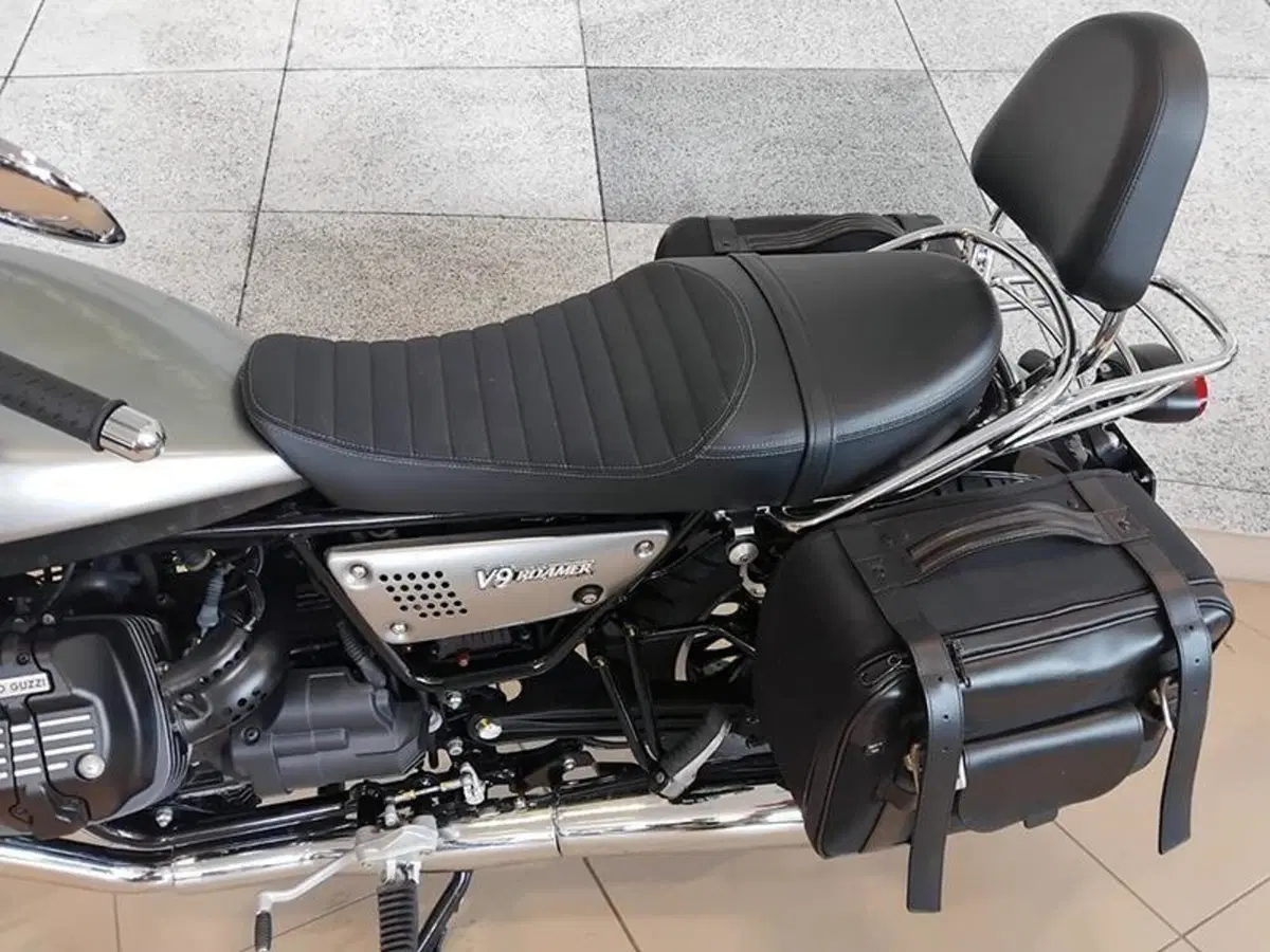 Moto Guzzi V9 Roamer (2021 - 24) (4)