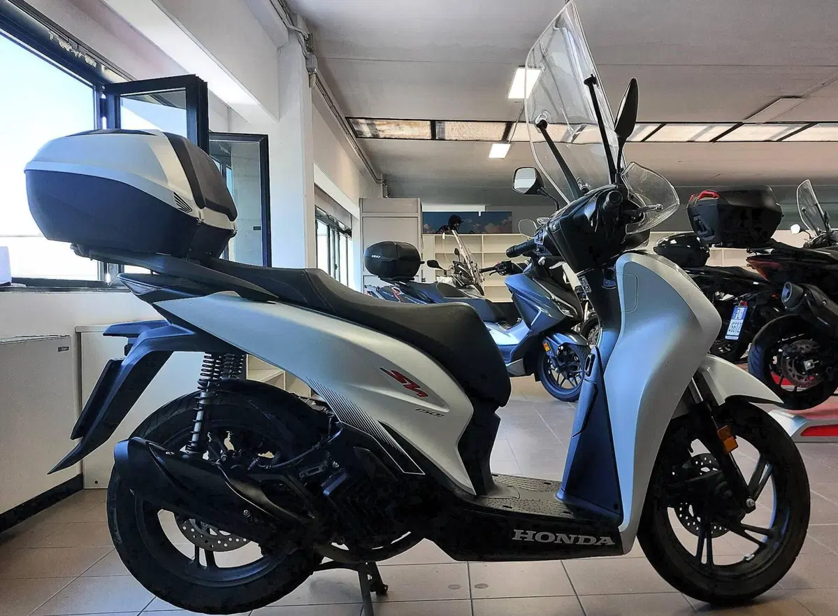 Honda SH 150i Sport (2024 - 25) (7)