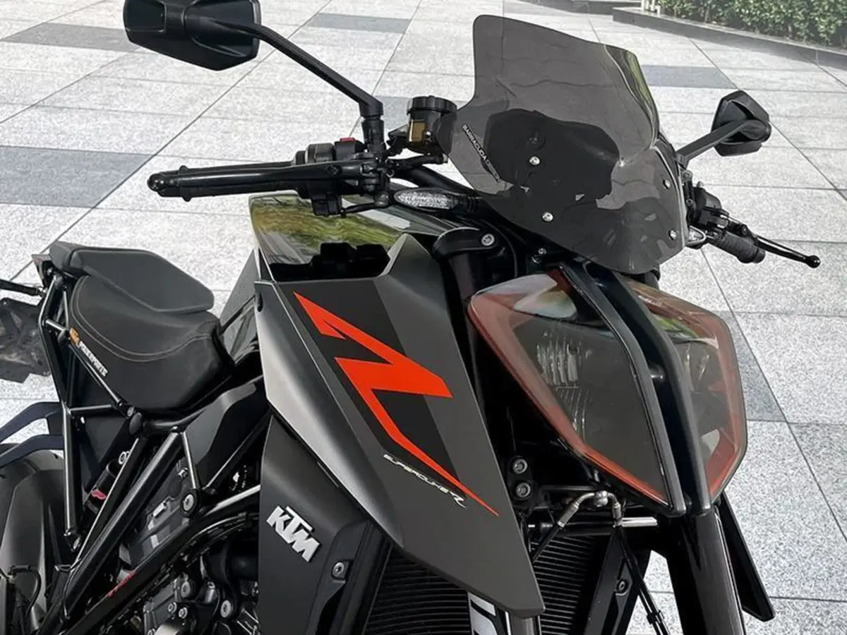 KTM 1290 Super Duke R (2019) (7)