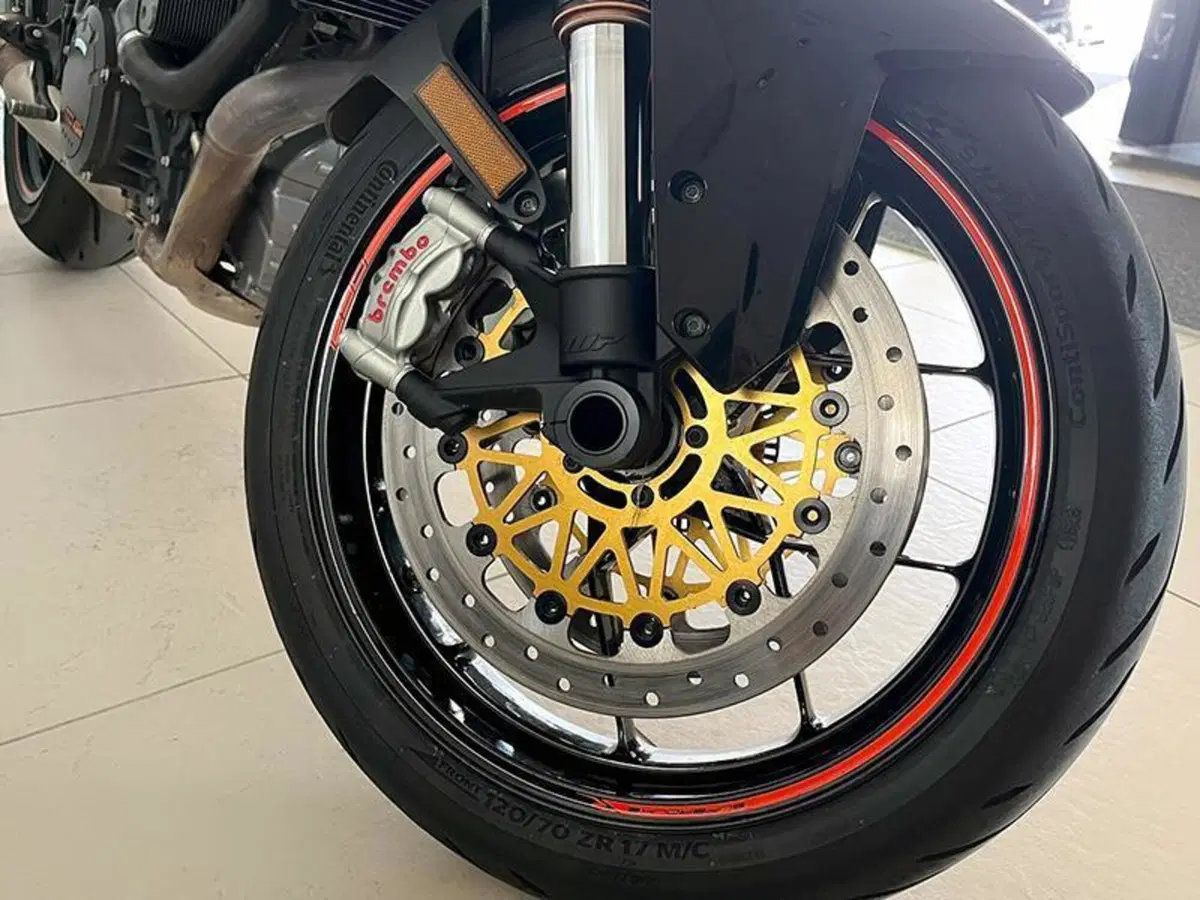 KTM 1290 Super Duke R (2019) (8)