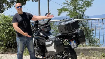 Recensito GIVI XSpace: la valigia espandibile pensata per l'uso urban e touring [VIDEO]