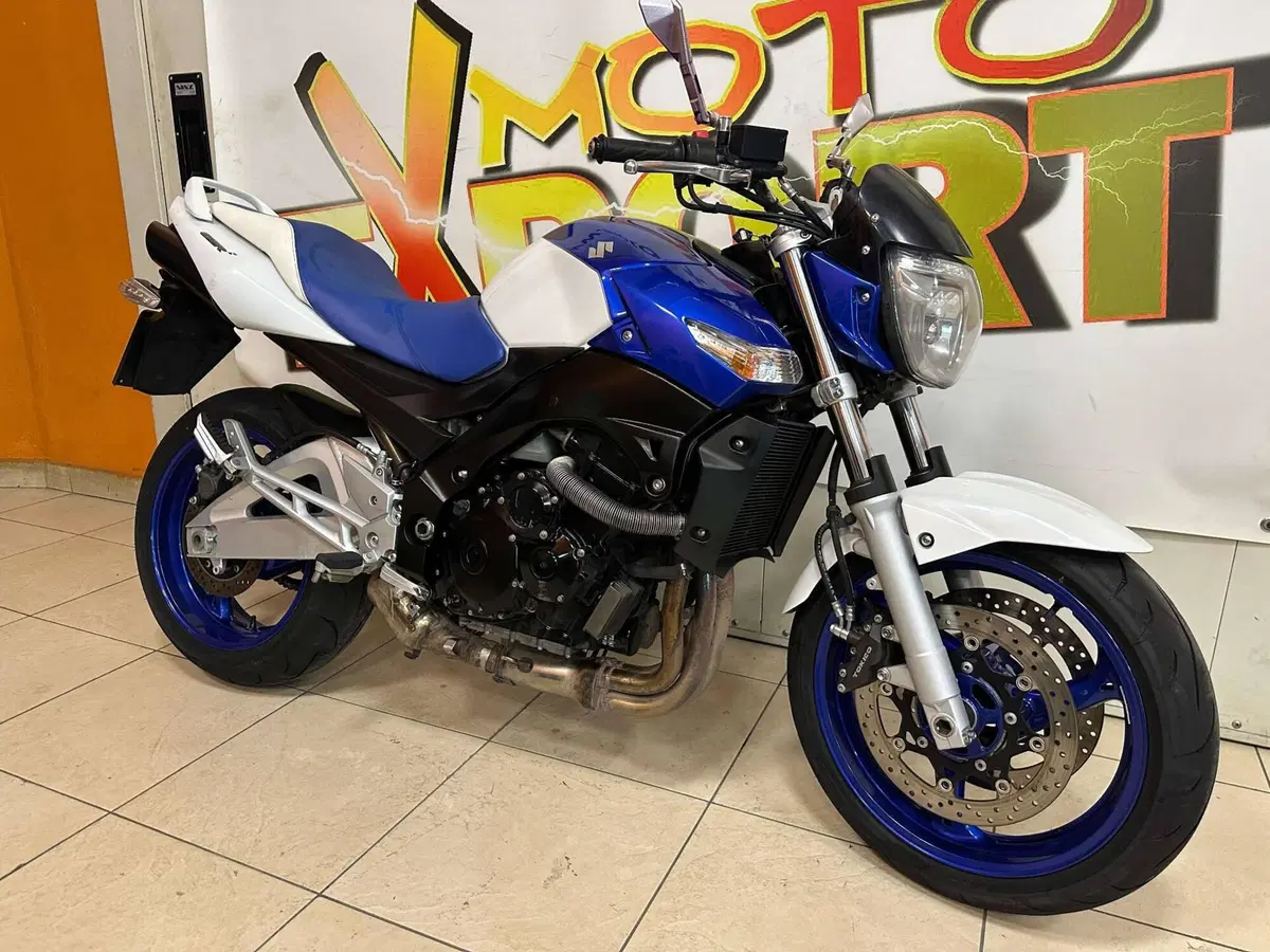 Suzuki GSR 600 (2006 - 11) (2)