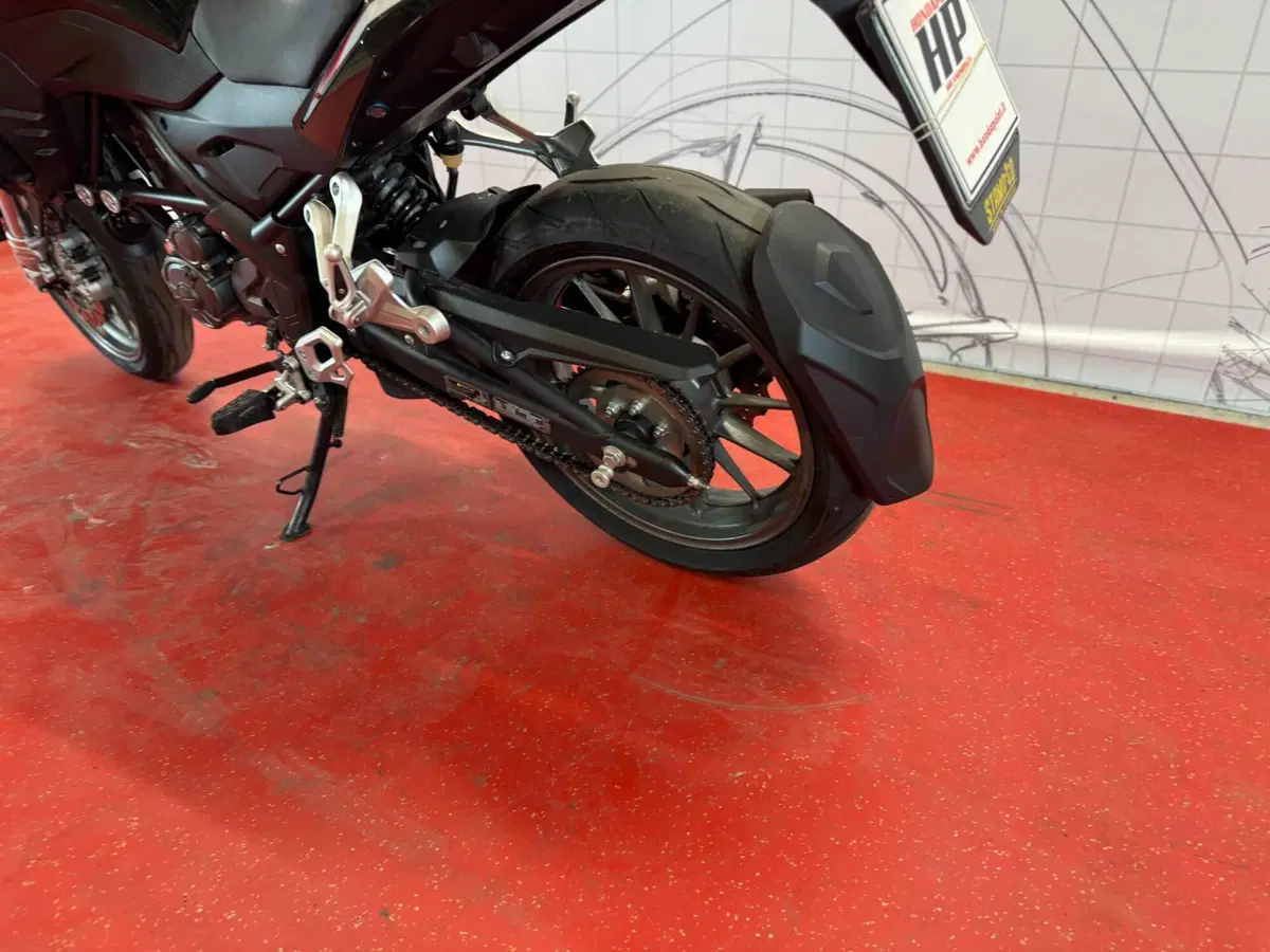 Benelli TRK 251 (2022 - 25) (12)