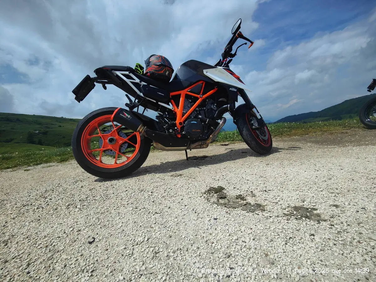 KTM 1290 Super Duke R (2019) (4)