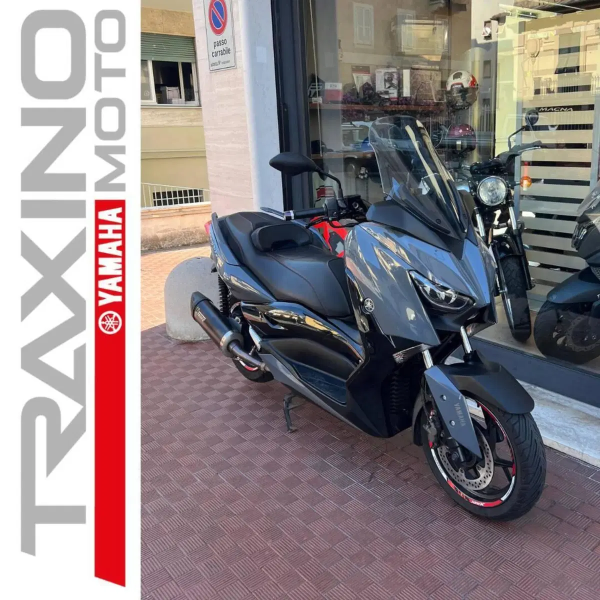 Yamaha X-Max 300 Tech Max (2021 - 24) (2)