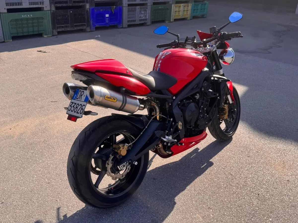 Triumph Street Triple (2007 - 12) (6)