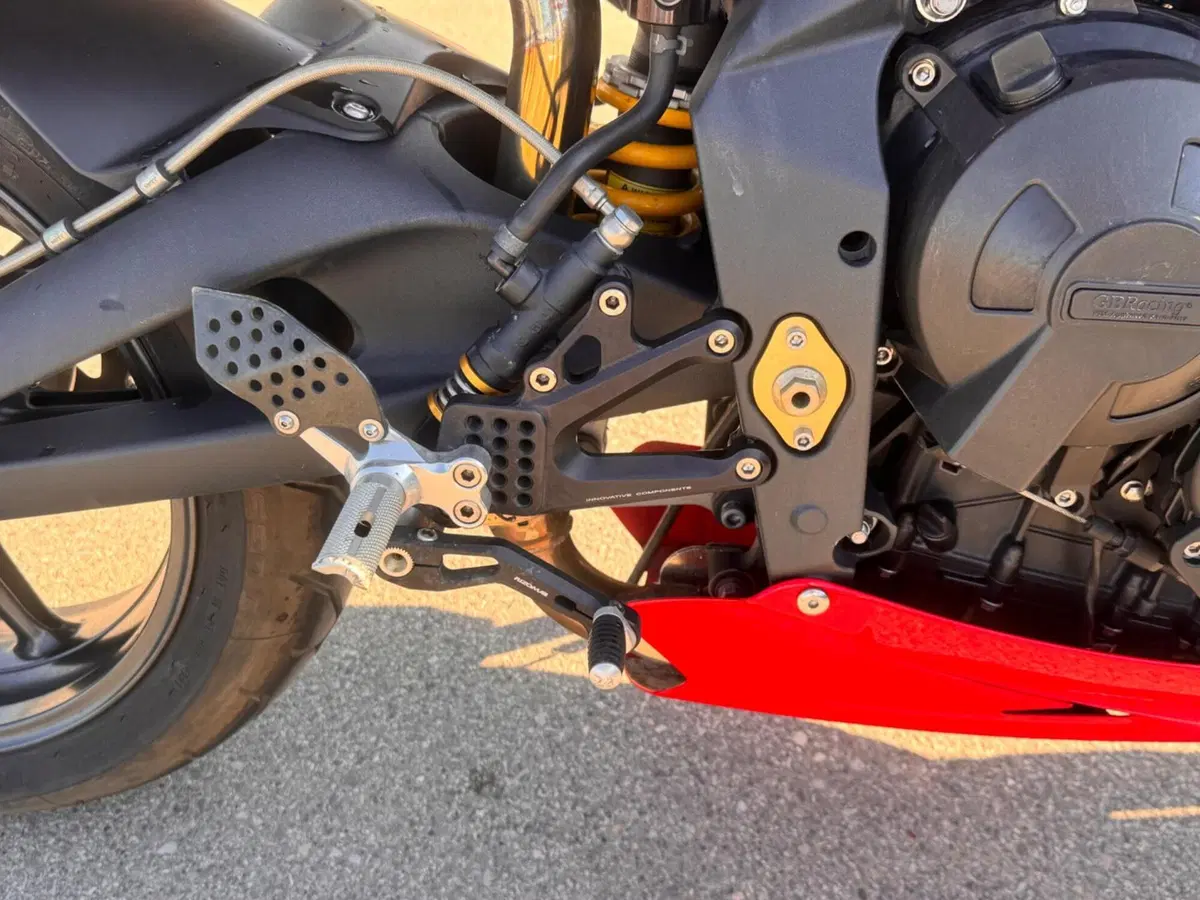 Triumph Street Triple (2007 - 12) (8)