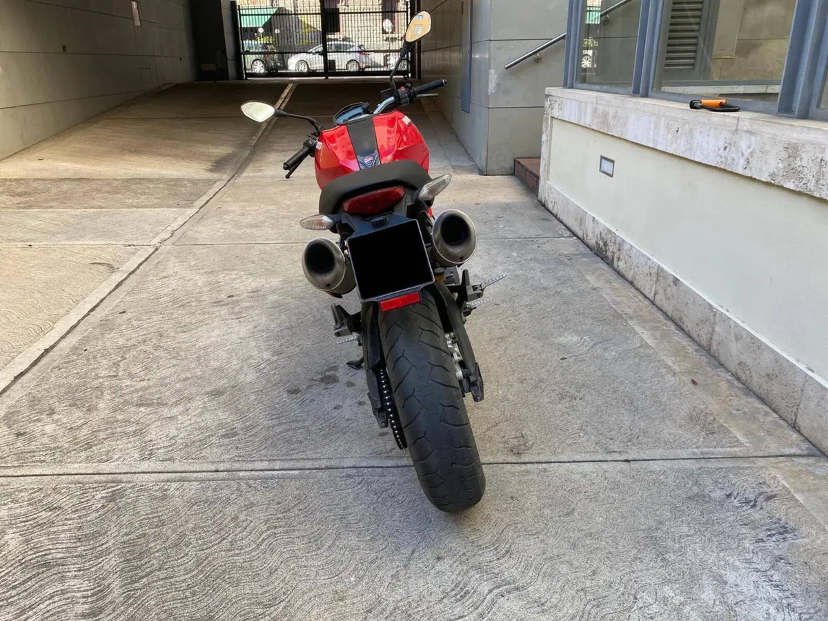 Ducati Monster 696 (2008 - 13) (6)