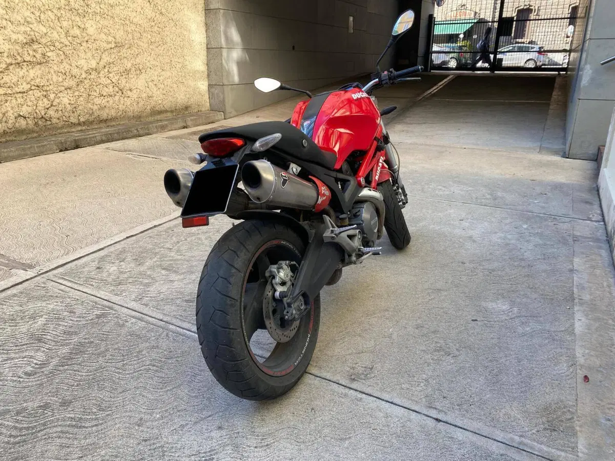 Ducati Monster 696 (2008 - 13) (5)