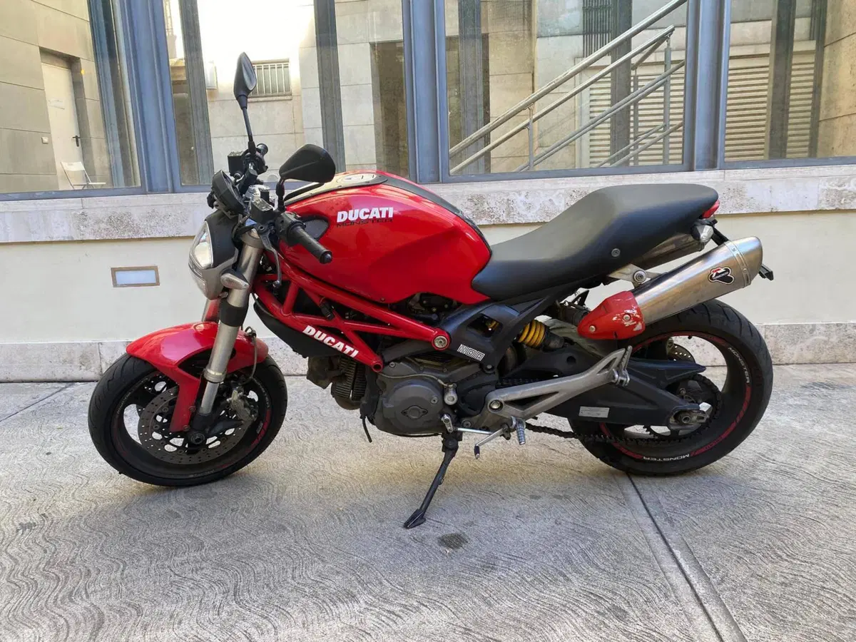 Ducati Monster 696 (2008 - 13) (8)