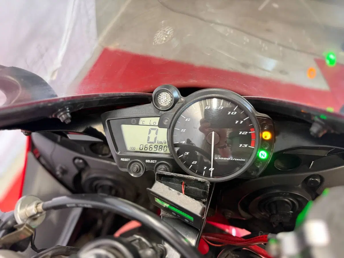 Yamaha YZF R1 (2002 - 03) (7)
