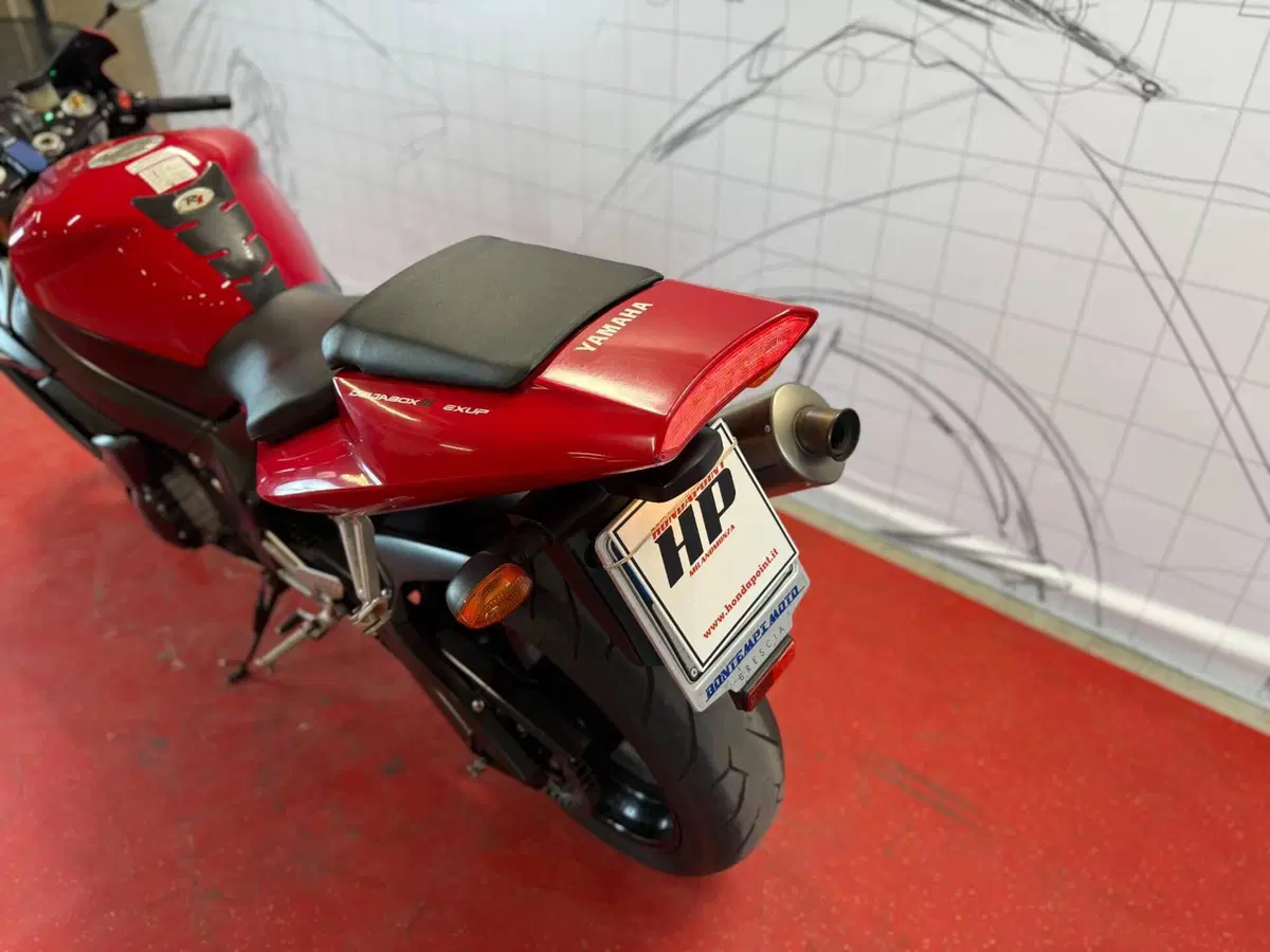 Yamaha YZF R1 (2002 - 03) (16)