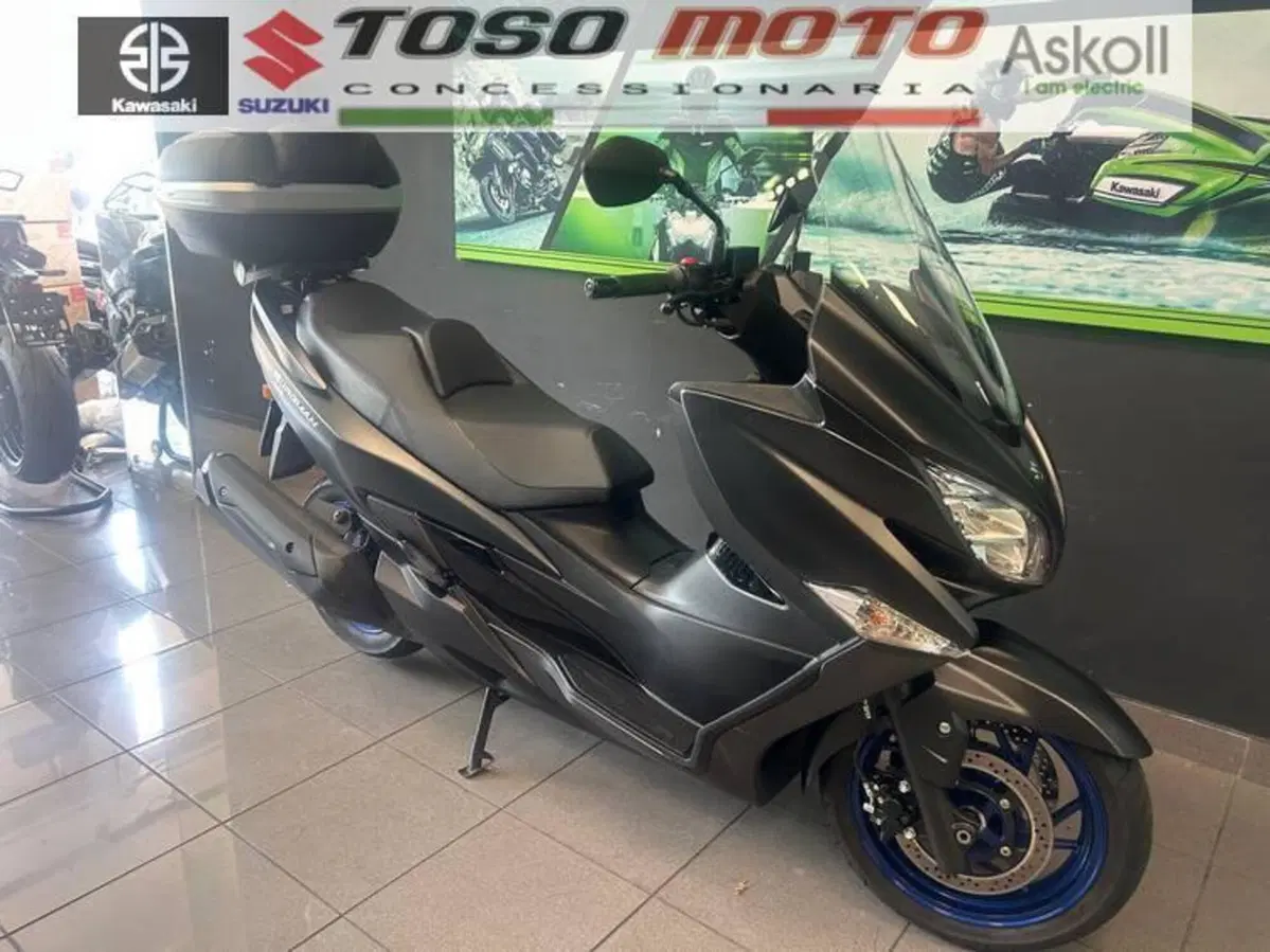 Suzuki Burgman 400 (2022 - 24) (3)