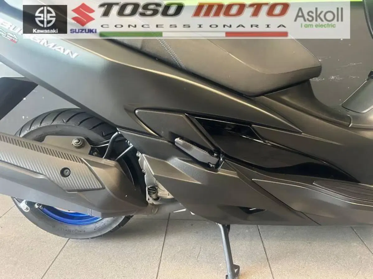 Suzuki Burgman 400 (2022 - 24) (5)