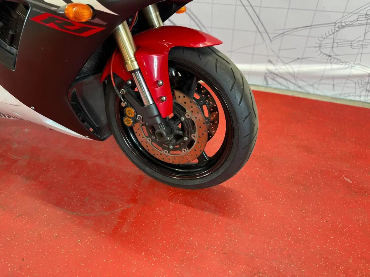 Yamaha YZF R1 (2002 - 03) (9)
