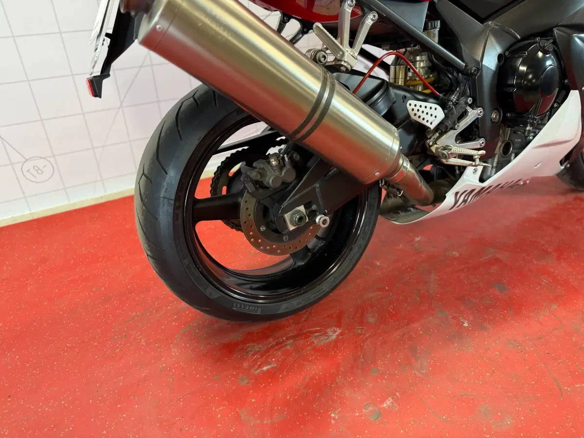 Yamaha YZF R1 (2002 - 03) (11)