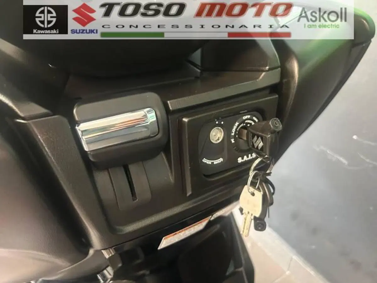 Suzuki Burgman 400 (2022 - 24) (13)