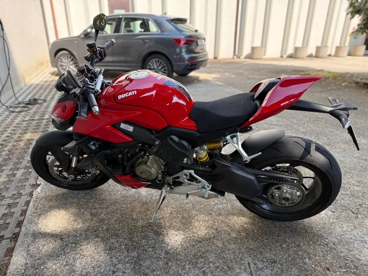 Ducati Streetfighter V4 1100 (2021 - 22) (2)
