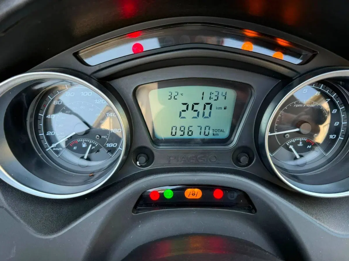 Piaggio Mp3 300 Hpe (2019 - 20) (5)