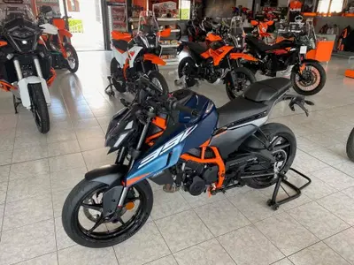 KTM 390 Duke (2026) nuova