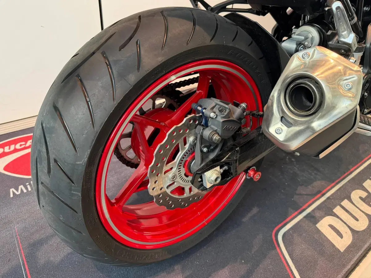 Kawasaki Z 900 50th Anniversary (2022 - 23) (8)