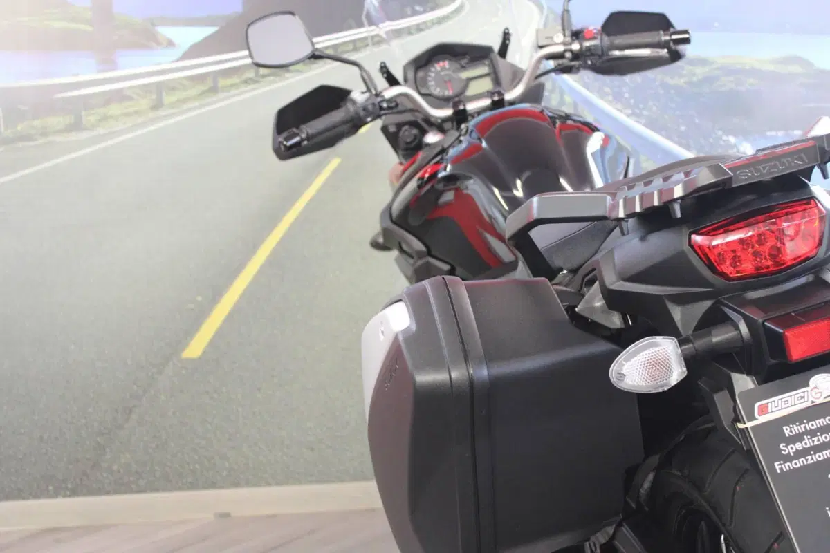 Suzuki V-Strom 650 (2021 - 25) (6)