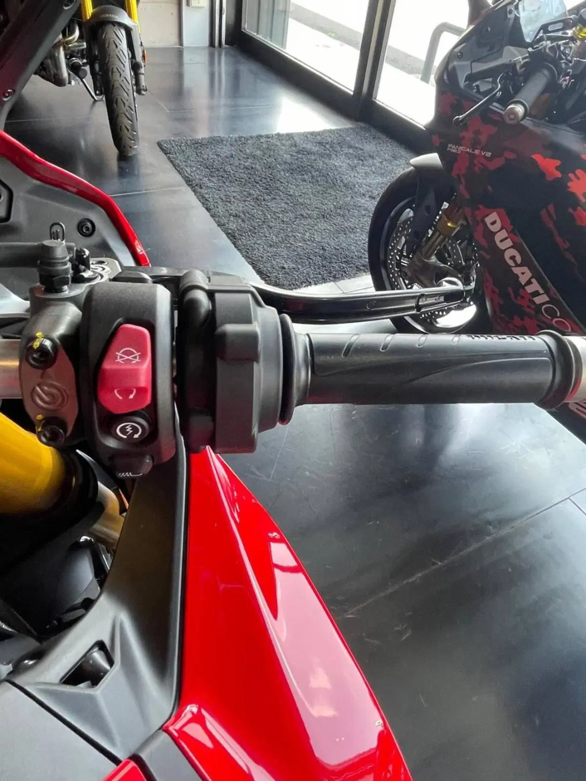 Ducati Panigale V2 S (2025 - 26) (9)