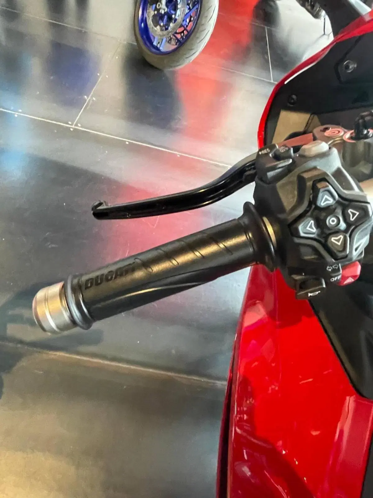 Ducati Panigale V2 S (2025 - 26) (8)
