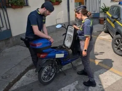 Maxi sequestro della GDF: oltre 6.000 motorini venduti come biciclette per eludere la targa