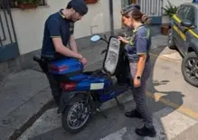 Maxi sequestro della GDF: oltre 6.000 motorini venduti come biciclette per eludere la targa
