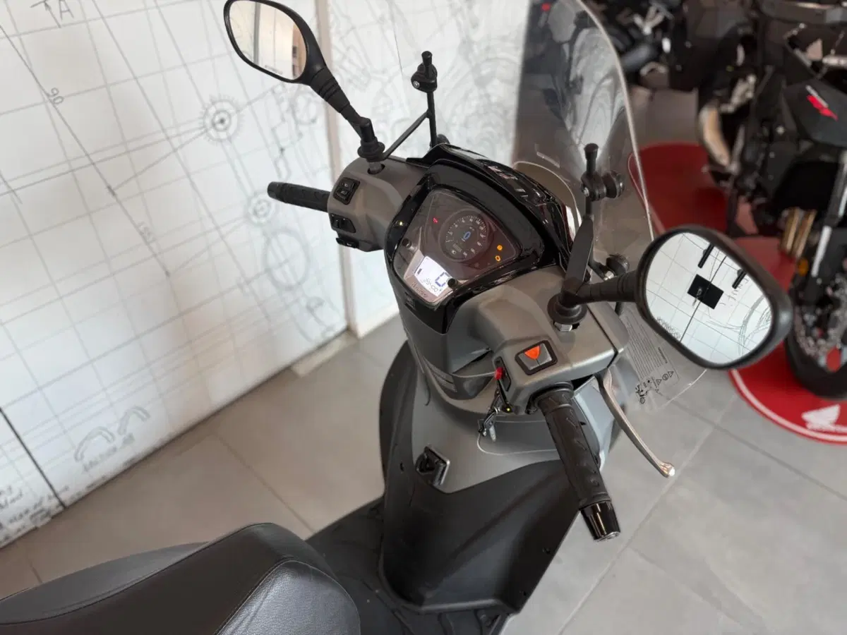 Kymco People 300i S (2021 - 22) (5)