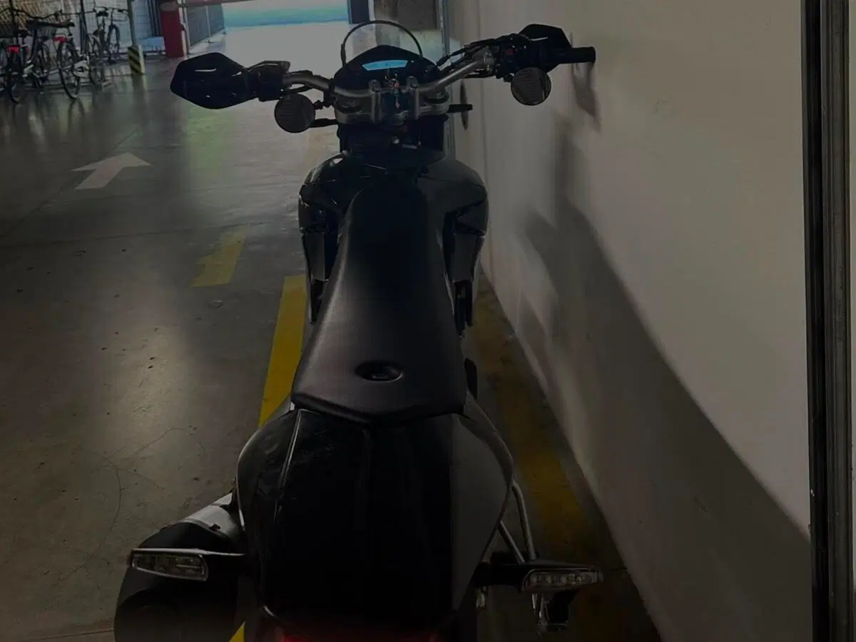 Swm SM 125 R (2025 - 26) (4)