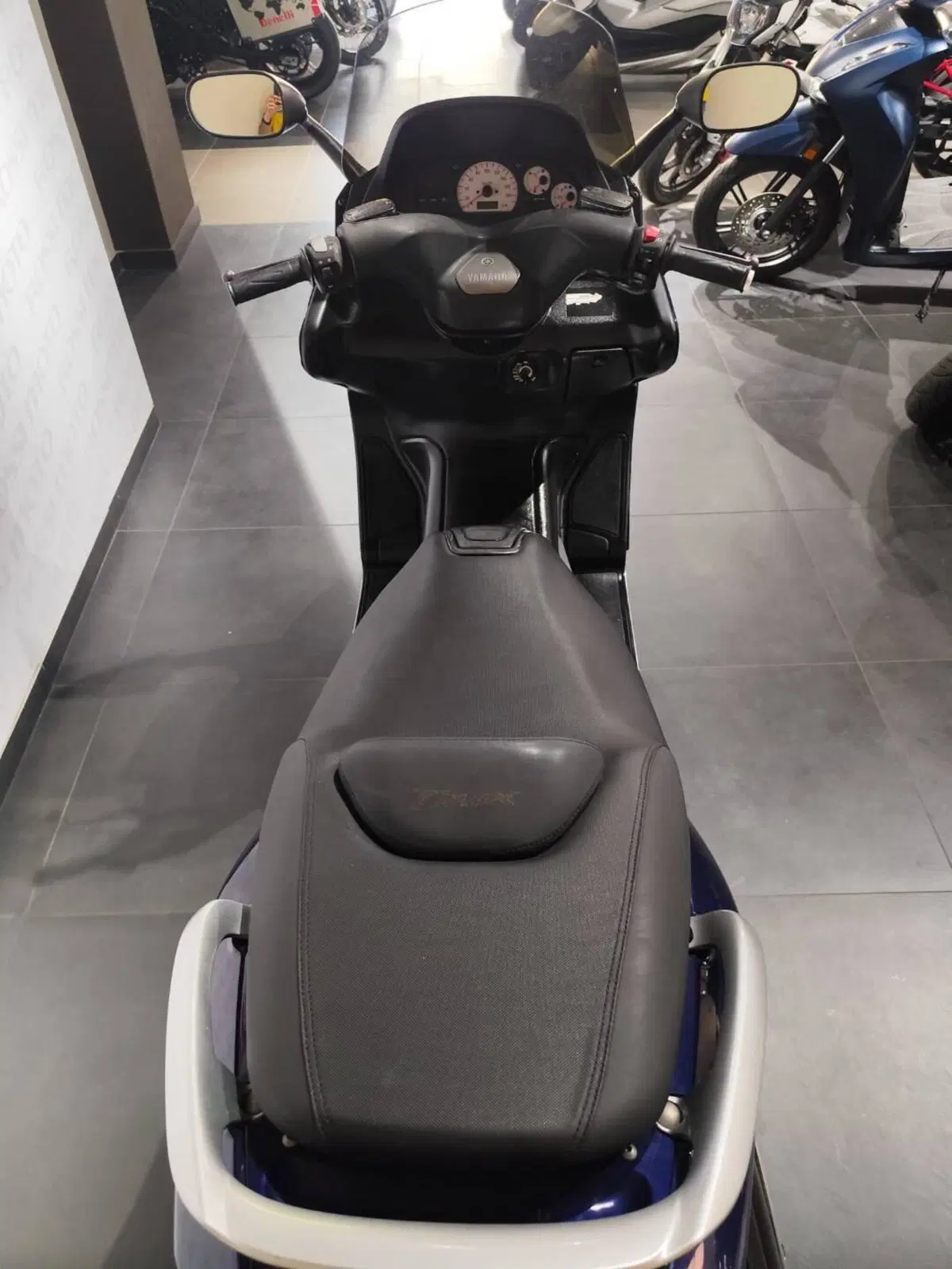 Yamaha T-Max 500 (2001 - 03) (7)