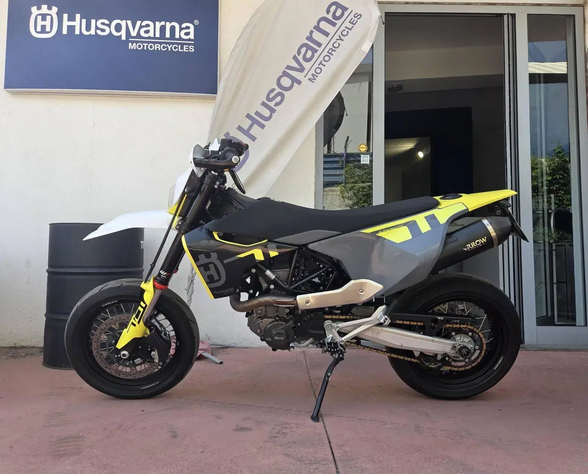 Husqvarna 701 Supermoto (2023 - 25) (5)