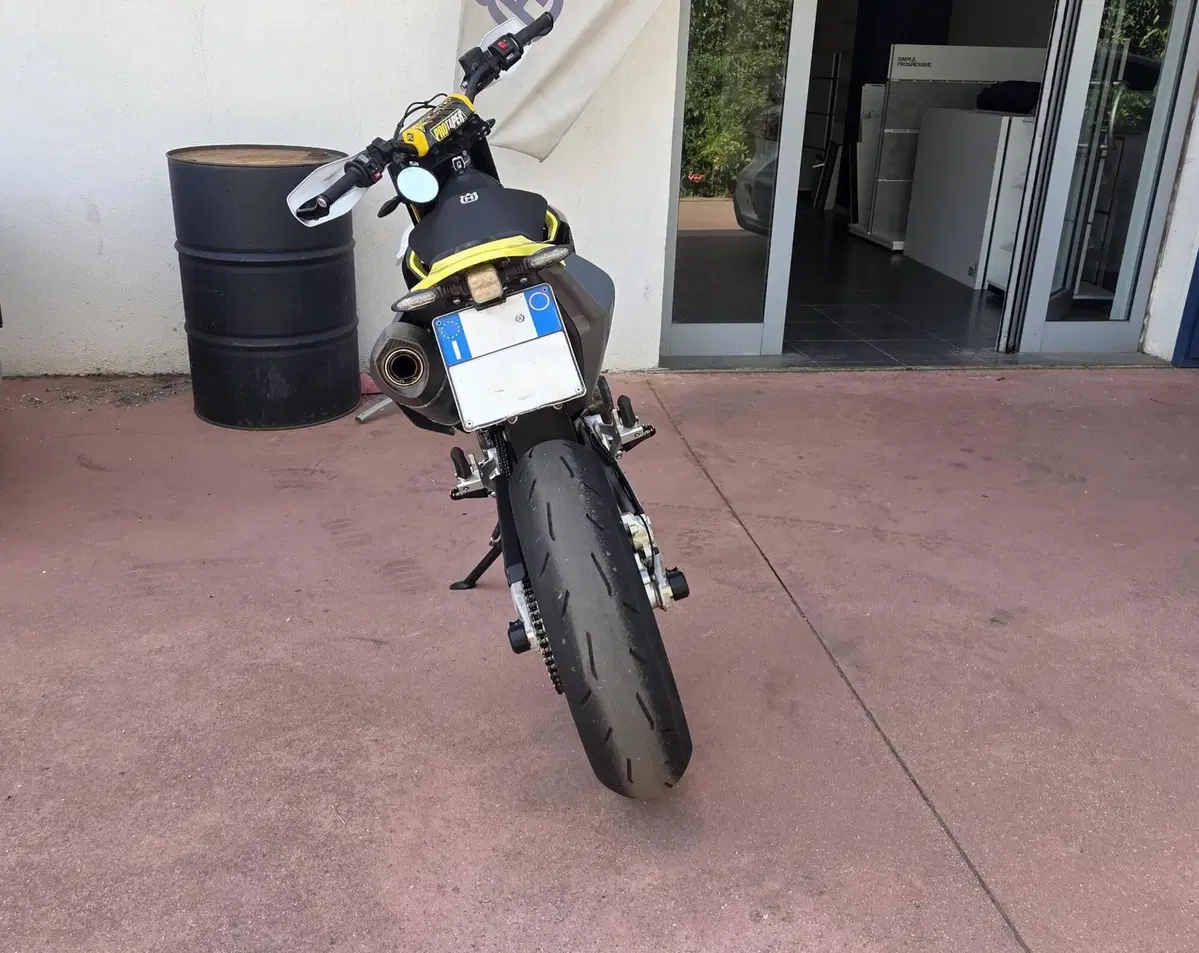 Husqvarna 701 Supermoto (2023 - 25) (8)