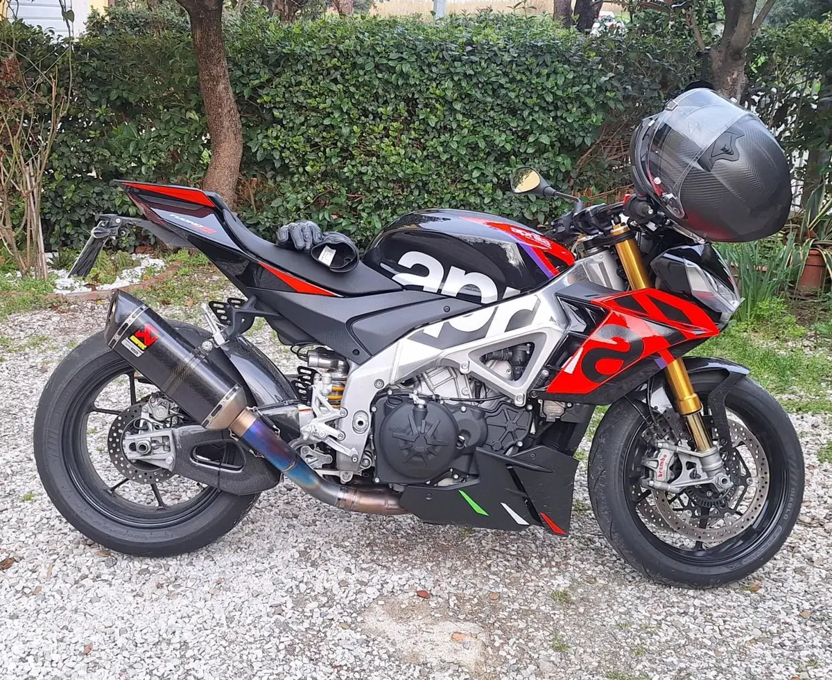 Aprilia Tuono V4 Factory (2021 - 24) (4)