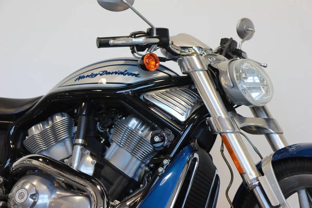 Harley-Davidson 1130 Street Rod (2006 - 07) - VRSCR (5)