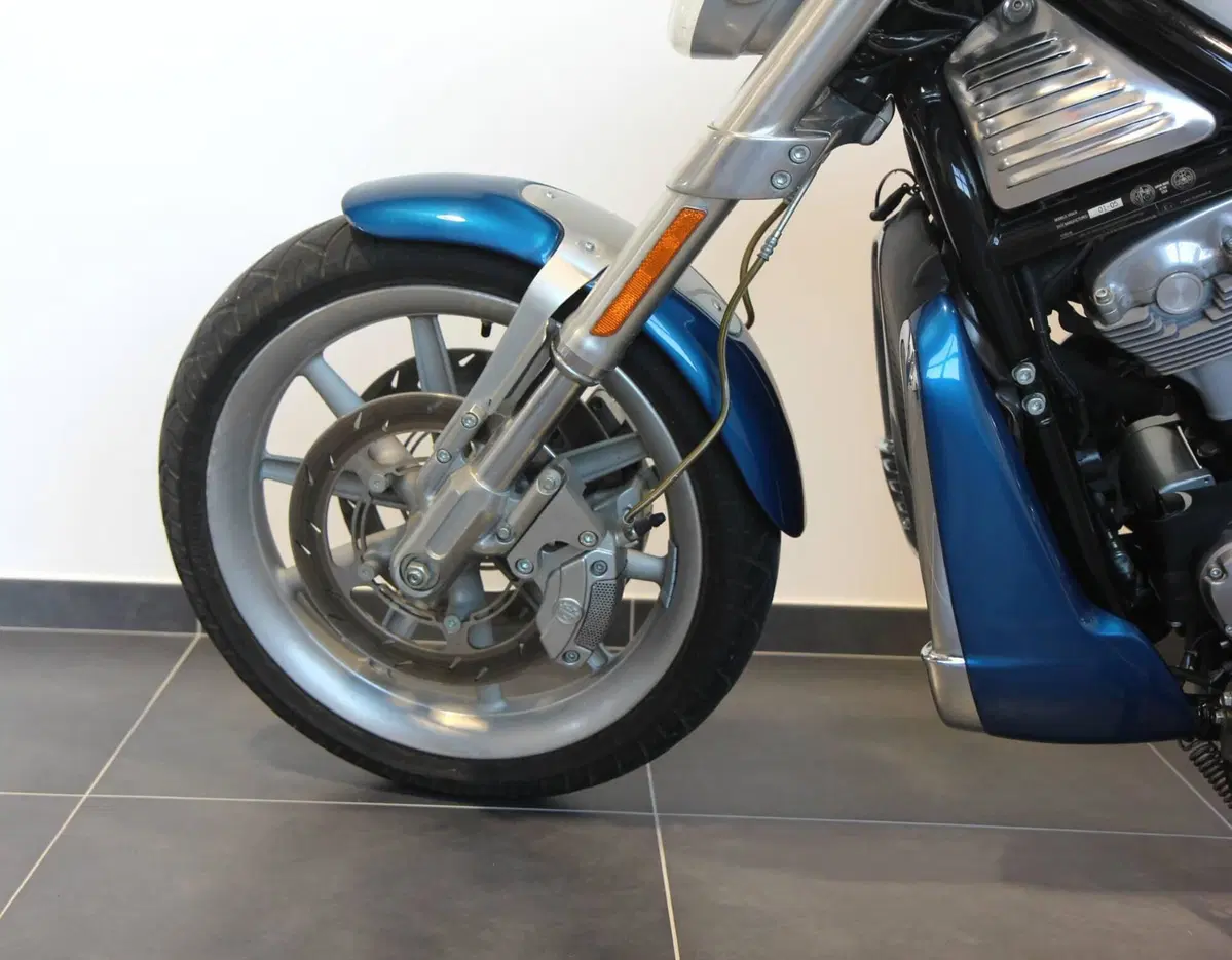 Harley-Davidson 1130 Street Rod (2006 - 07) - VRSCR (11)