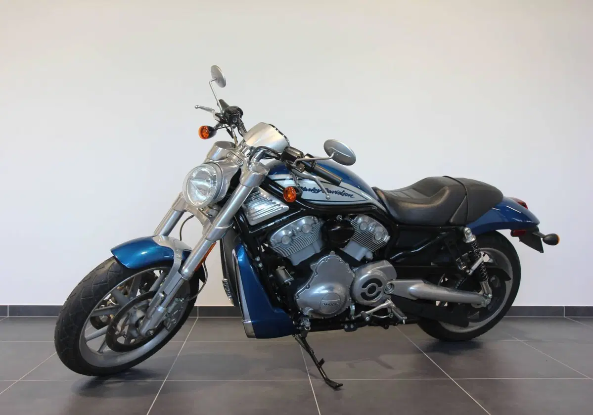 Harley-Davidson 1130 Street Rod (2006 - 07) - VRSCR (2)
