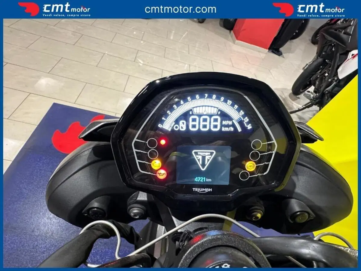 Triumph Street Triple R (2020 - 22) (5)