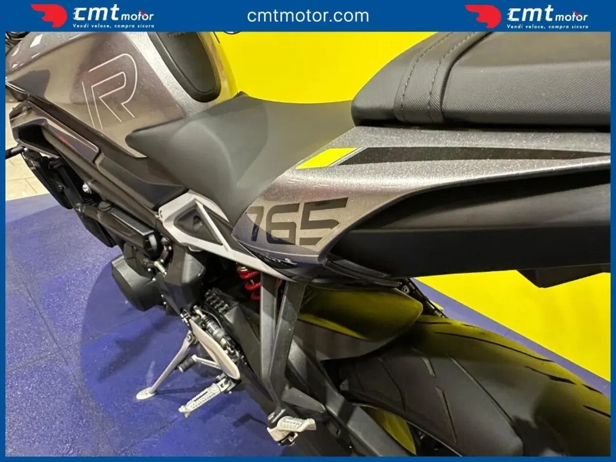 Triumph Street Triple R (2020 - 22) (8)