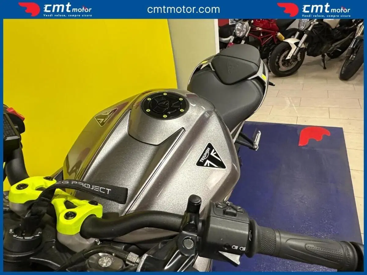 Triumph Street Triple R (2020 - 22) (9)