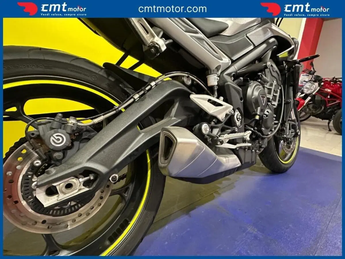 Triumph Street Triple R (2020 - 22) (10)