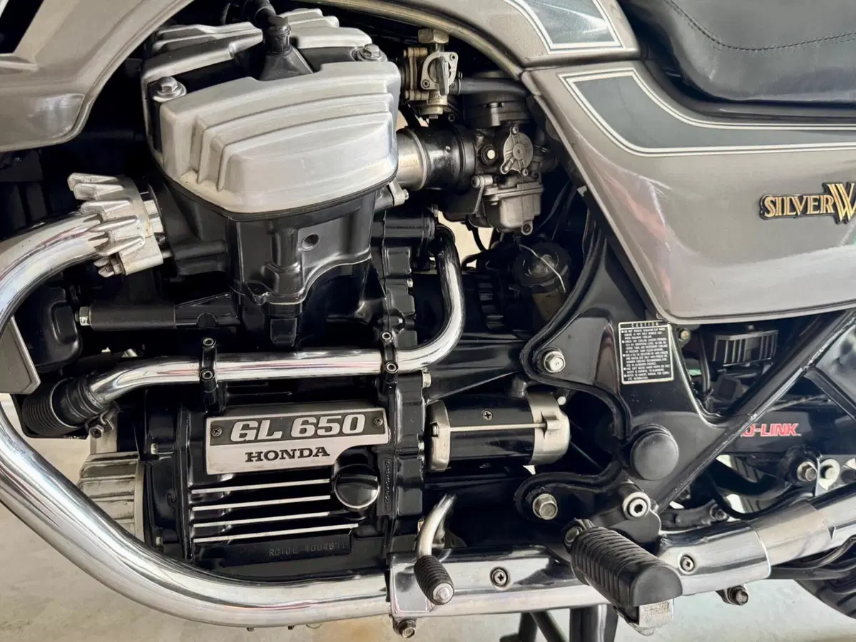 Honda GL 650 SilverWing (6)