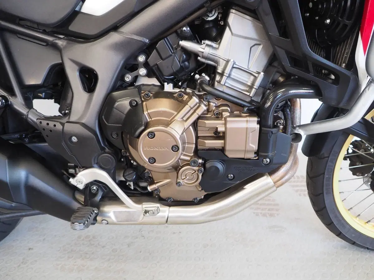 Honda Africa Twin CRF 1000L DCT ABS (2016 - 17) (2)