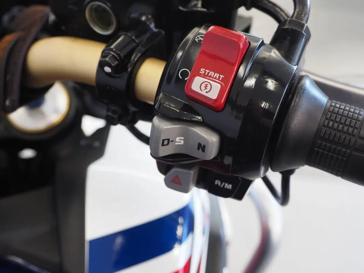 Honda Africa Twin CRF 1000L DCT ABS (2016 - 17) (9)