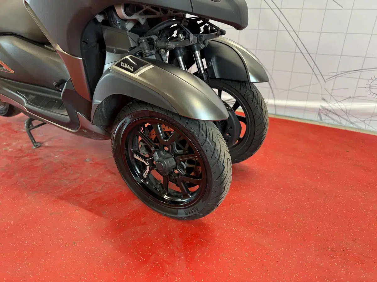 Yamaha Tricity 300 (2021 - 24) (9)