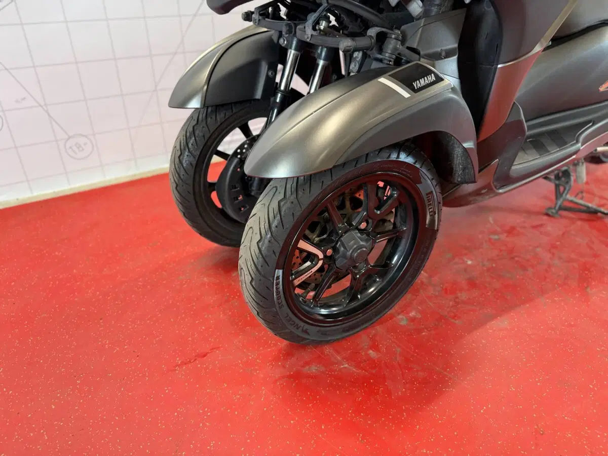 Yamaha Tricity 300 (2021 - 24) (13)