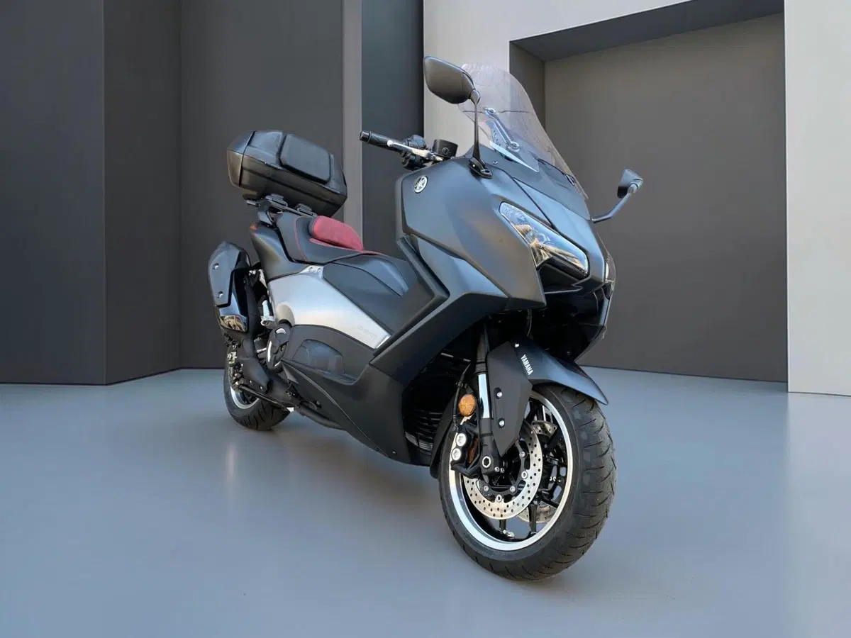Yamaha T-Max 560 25th Anniversary (2026)