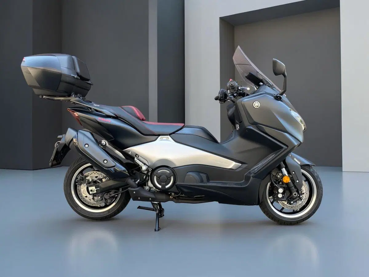 Yamaha T-Max 560 25th Anniversary (2026) (3)